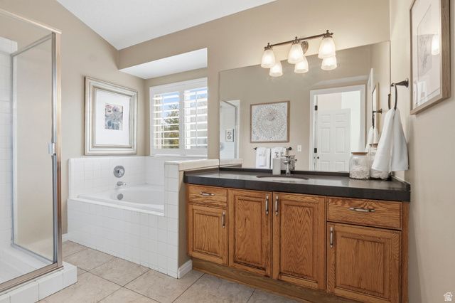 1215 S CAVE HOLLOW LN, Farmington, UT 84025