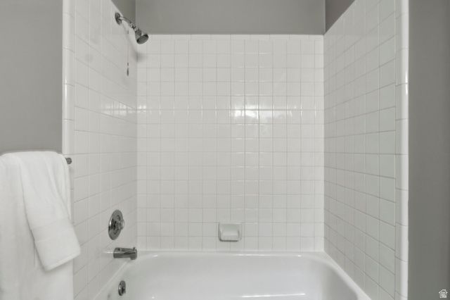 1215 S CAVE HOLLOW LN, Farmington, UT 84025