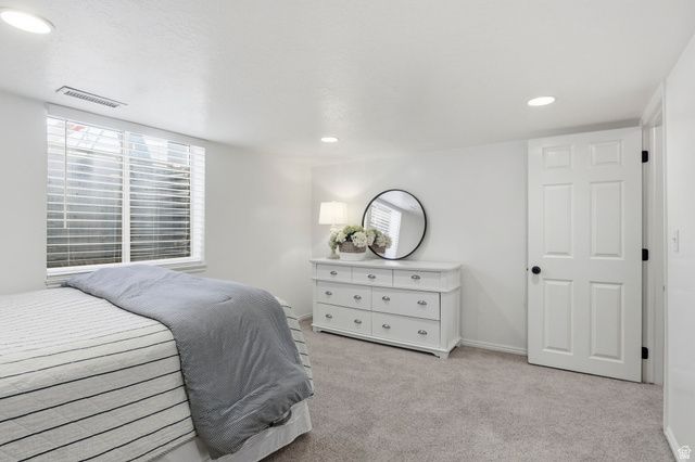 1215 S CAVE HOLLOW LN, Farmington, UT 84025