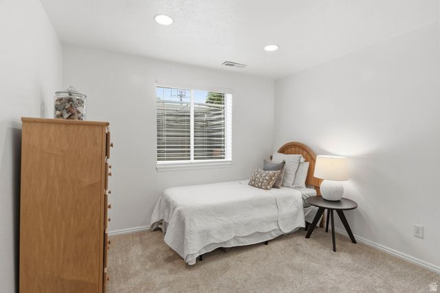 1215 S CAVE HOLLOW LN, Farmington, UT 84025