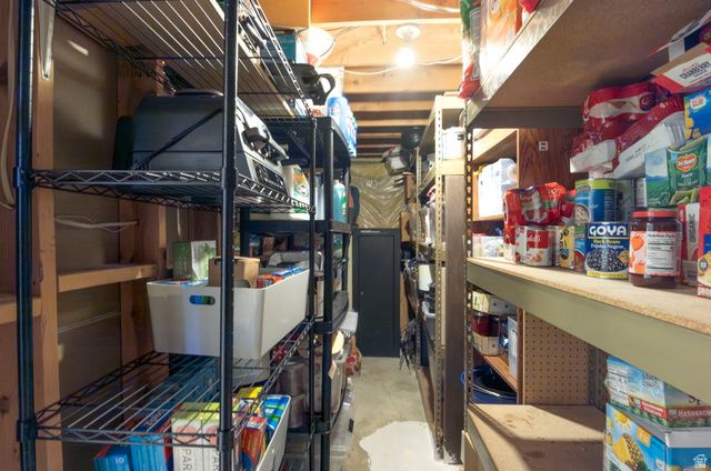 1215 S CAVE HOLLOW LN, Farmington, UT 84025