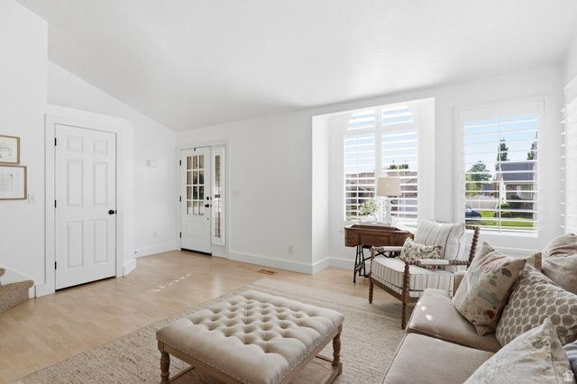 1215 S CAVE HOLLOW LN, Farmington, UT 84025