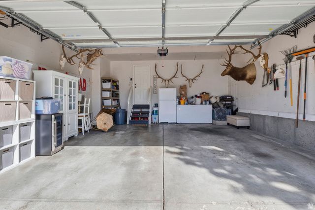 1215 S CAVE HOLLOW LN, Farmington, UT 84025