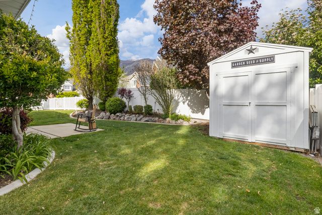 1215 S CAVE HOLLOW LN, Farmington, UT 84025