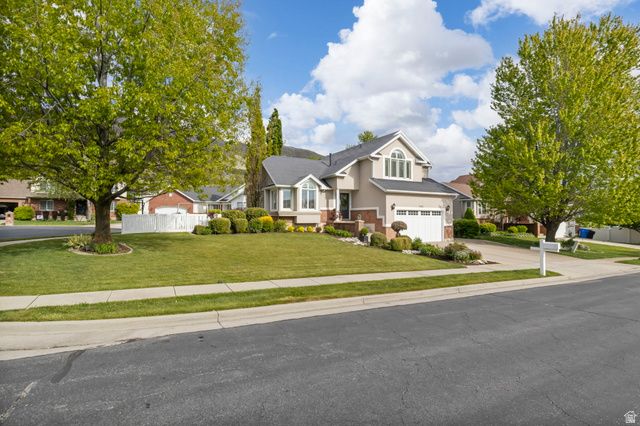 1215 S CAVE HOLLOW LN, Farmington, UT 84025