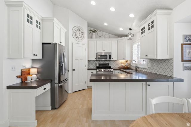 1215 S CAVE HOLLOW LN, Farmington, UT 84025