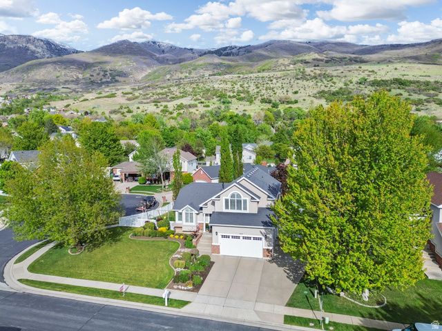 1215 S CAVE HOLLOW LN, Farmington, UT 84025
