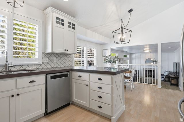 1215 S CAVE HOLLOW LN, Farmington, UT 84025