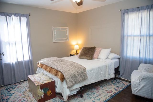 13501 Applewood Drive, Grandview, MO 64030