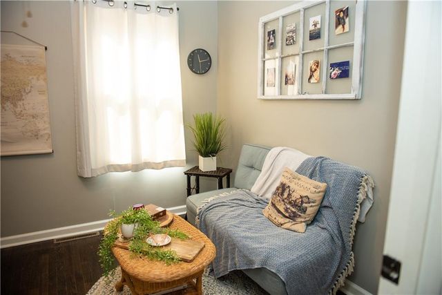 13501 Applewood Drive, Grandview, MO 64030