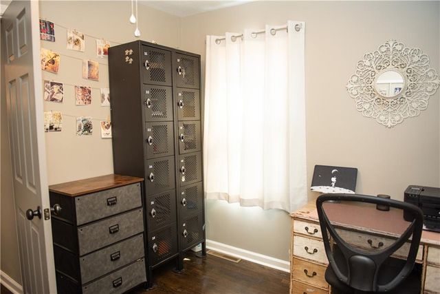 13501 Applewood Drive, Grandview, MO 64030