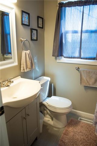 13501 Applewood Drive, Grandview, MO 64030