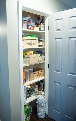 13501 Applewood Drive, Grandview, MO 64030