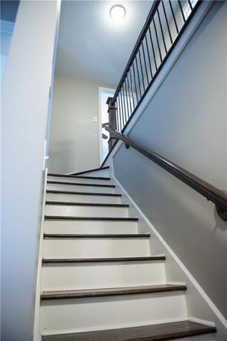 13501 Applewood Drive, Grandview, MO 64030