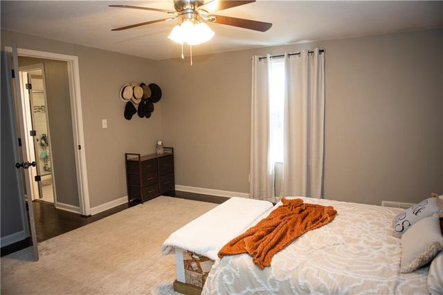 13501 Applewood Drive, Grandview, MO 64030