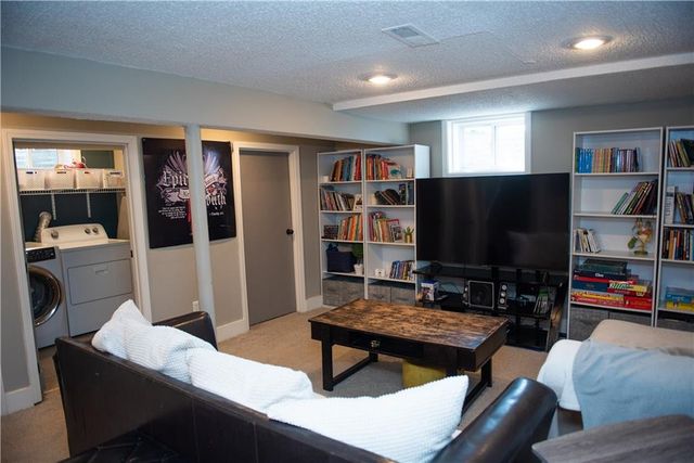 13501 Applewood Drive, Grandview, MO 64030