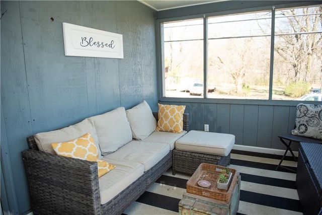 13501 Applewood Drive, Grandview, MO 64030