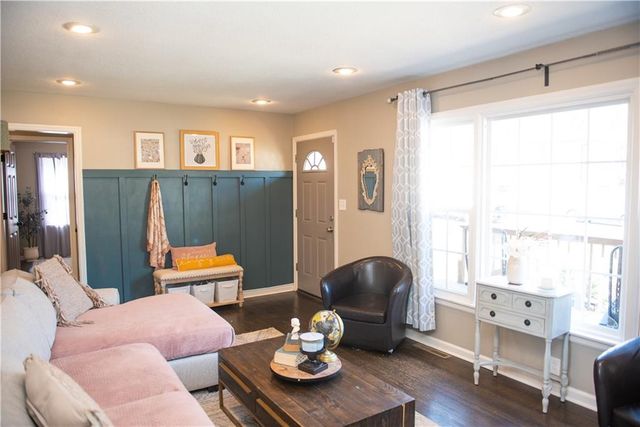 13501 Applewood Drive, Grandview, MO 64030