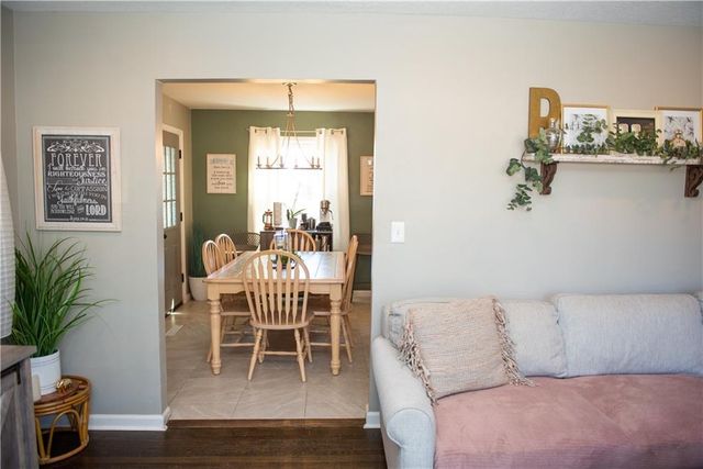 13501 Applewood Drive, Grandview, MO 64030