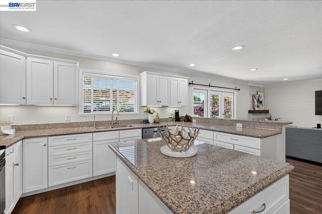 118 Diamond Dr, Livermore, CA 94550