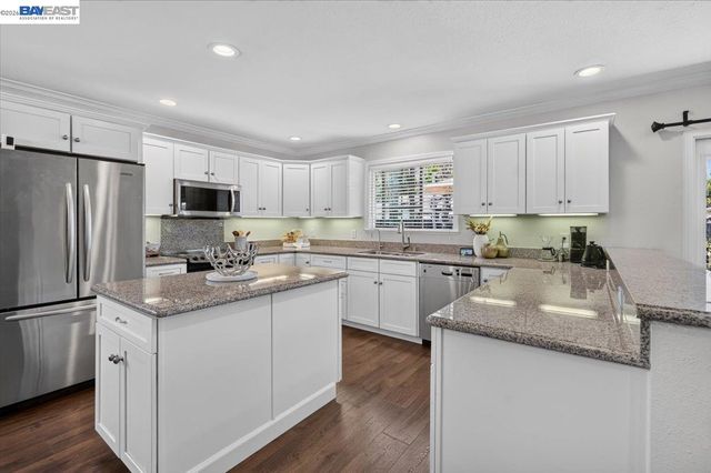 118 Diamond Dr, Livermore, CA 94550
