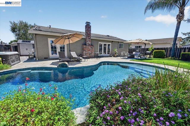118 Diamond Dr, Livermore, CA 94550