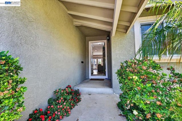 118 Diamond Dr, Livermore, CA 94550