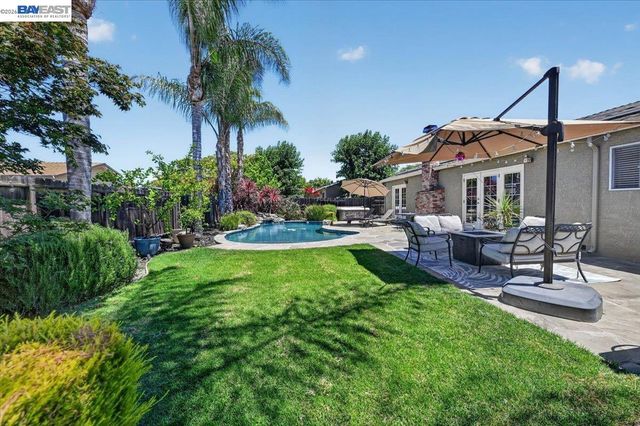 118 Diamond Dr, Livermore, CA 94550