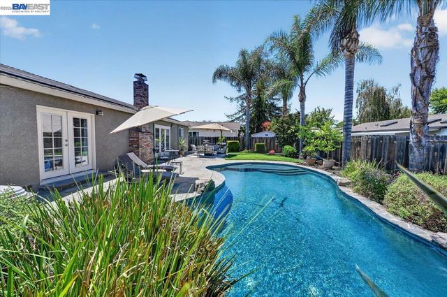 118 Diamond Dr, Livermore, CA 94550
