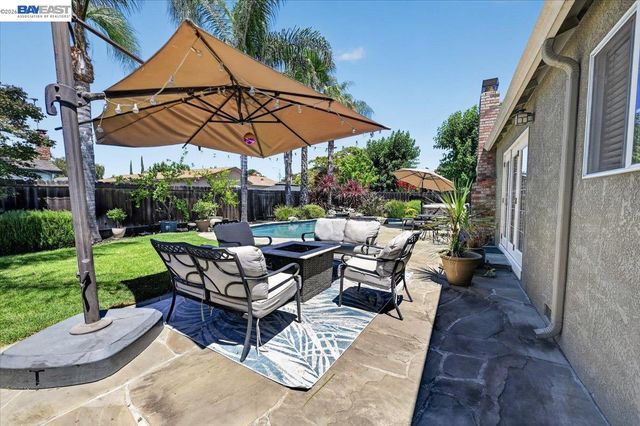 118 Diamond Dr, Livermore, CA 94550