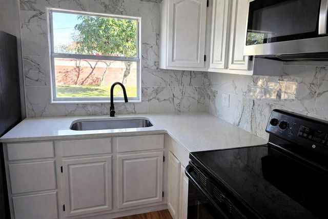 821 S SOLANDRA DRIVE, Orlando, FL 32807