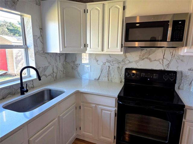 821 S SOLANDRA DRIVE, Orlando, FL 32807