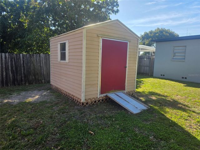 821 S SOLANDRA DRIVE, Orlando, FL 32807