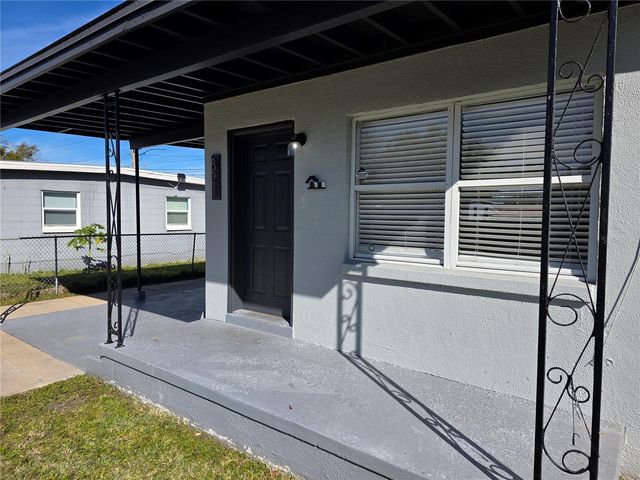 821 S SOLANDRA DRIVE, Orlando, FL 32807