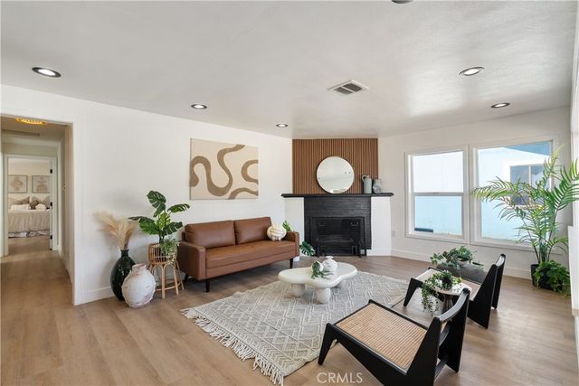 915 N Pasadena Avenue, Azusa, CA 91702