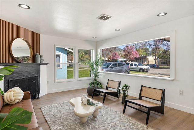 915 N Pasadena Avenue, Azusa, CA 91702