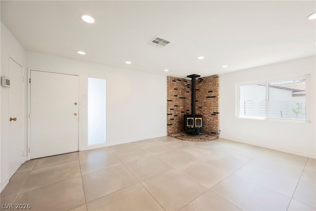 4521 Exposition Avenue, Las Vegas, NV 89102 — photo 5