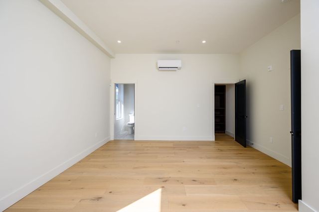21 Tanglewood Road 4, Boston, MA 02124