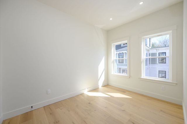 21 Tanglewood Road 4, Boston, MA 02124
