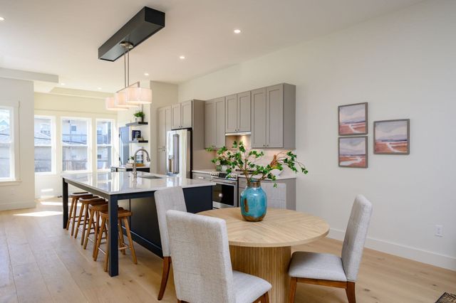 21 Tanglewood Road 4, Boston, MA 02124