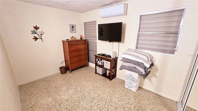 CALLE RENO URB. VISTA BELLA H28, Bayamon, PR 00956