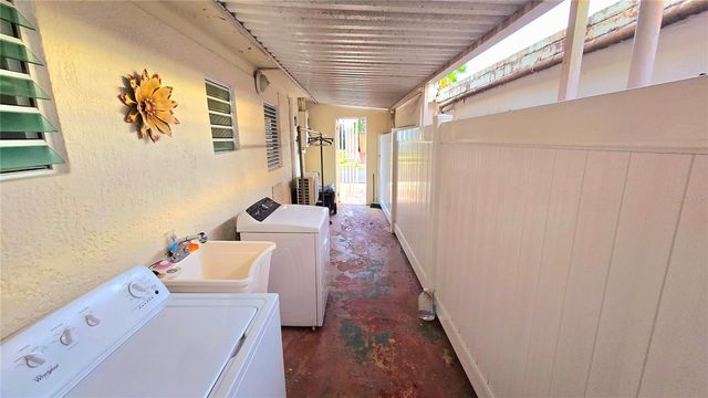 CALLE RENO URB. VISTA BELLA H28, Bayamon, PR 00956