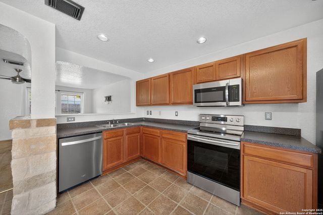 6819 Dulce Meadow, San Antonio, TX 78252