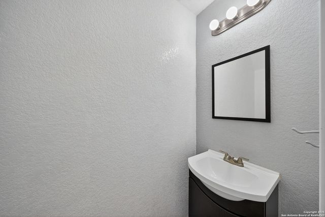 6819 Dulce Meadow, San Antonio, TX 78252