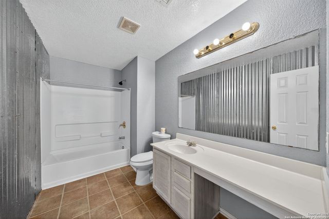 6819 Dulce Meadow, San Antonio, TX 78252
