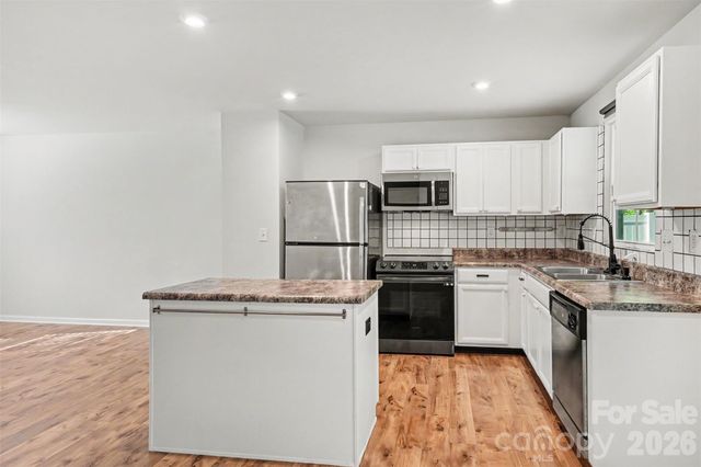 1602 Joseph Hewes Court, Charlotte, NC 28212