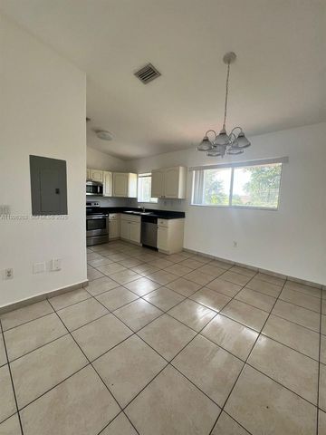 7281 NW 174th Ter 204, Hialeah, FL 33015
