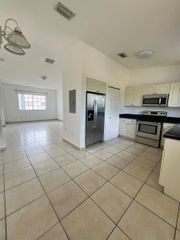7281 NW 174th Ter 204, Hialeah, FL 33015