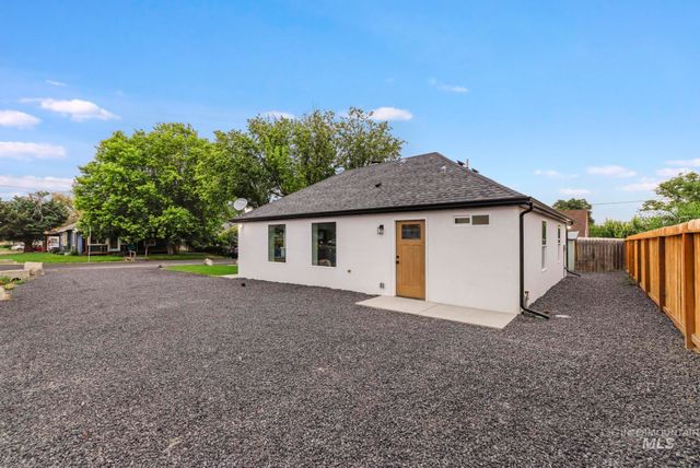 304 Van Buren, Twin Falls, ID 83301