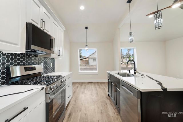 304 Van Buren, Twin Falls, ID 83301
